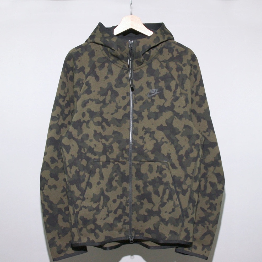 Nike Tech CJ5975-222 Jacket - Worn Once